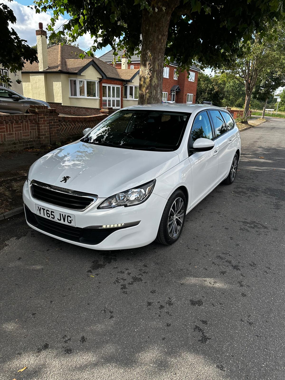 Peugeot 308 SW Amazing car road tax 20 a year, ULEZ complient. only 2 owners service History