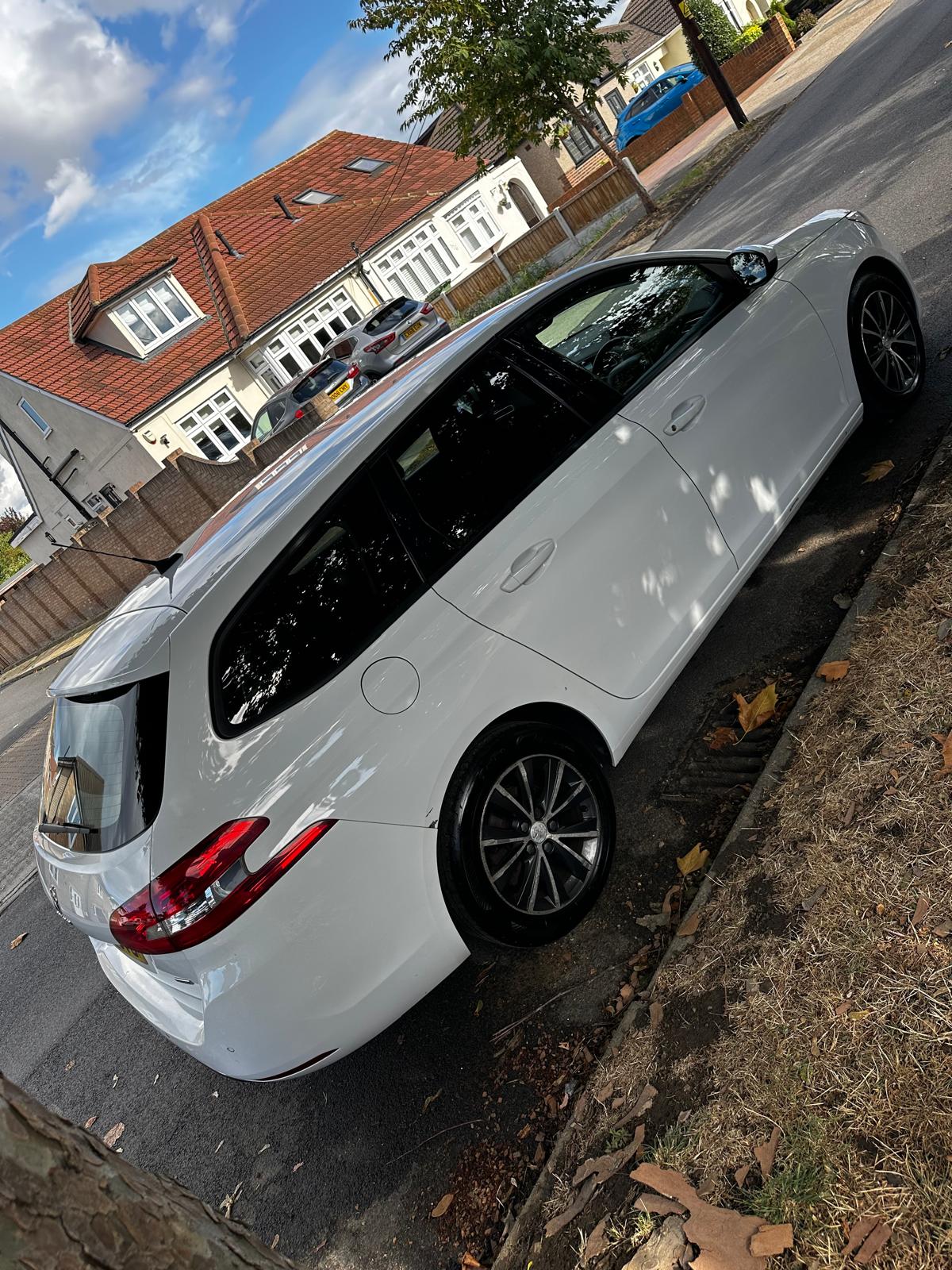 Peugeot 308 SW Amazing car road tax 20 a year, ULEZ complient. only 2 owners service History