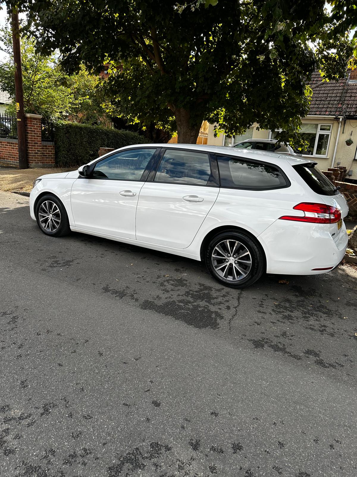 Peugeot 308 SW Amazing car road tax 20 a year, ULEZ complient. only 2 owners service History
