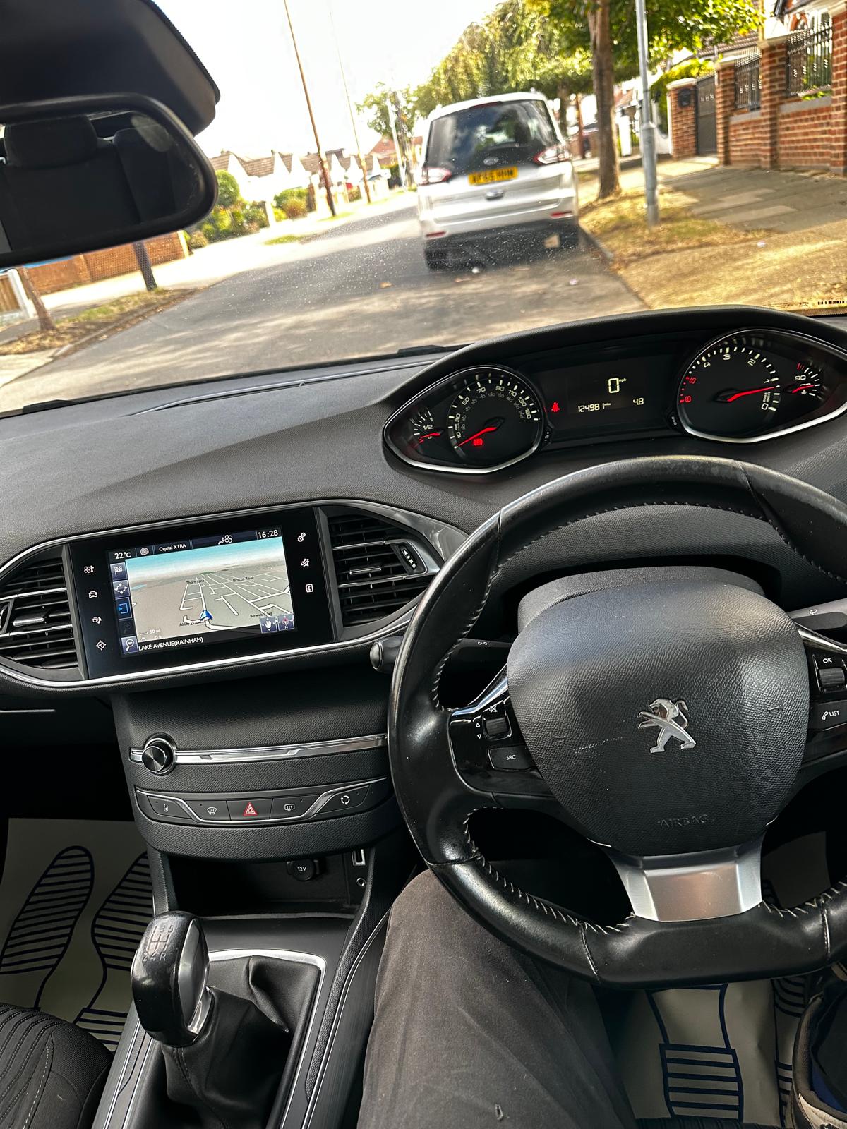 Peugeot 308 SW Amazing car road tax 20 a year, ULEZ complient. only 2 owners service History