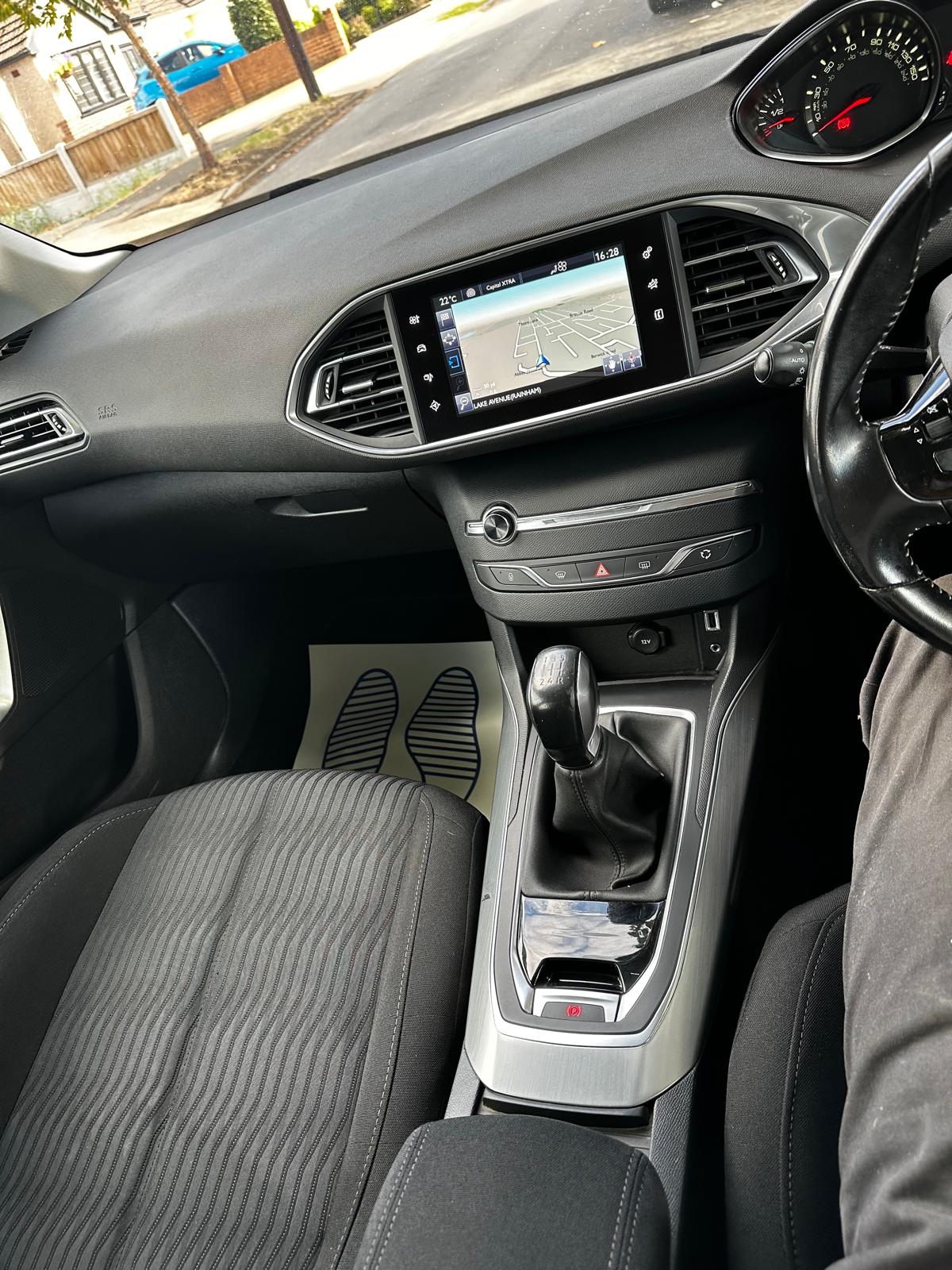 Peugeot 308 SW Amazing car road tax 20 a year, ULEZ complient. only 2 owners service History