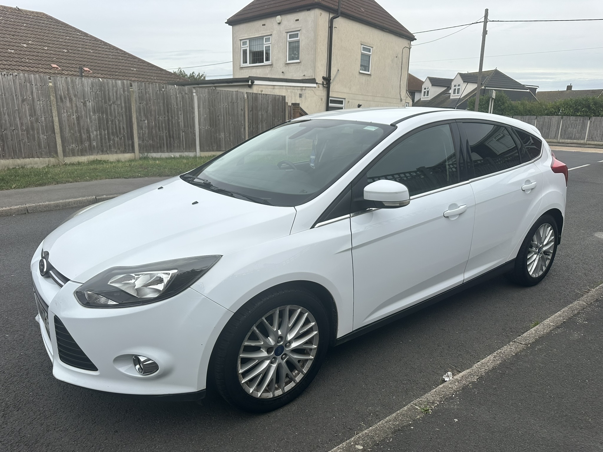 Ford Focus 2013 in a good condition, very well looked after, recently serviced oil and filter changed, 3 owners only from new. Long MOT 11/06/2027 3 month warranty for free or 6 or 12 months for a little contribution. you can remove the seat cover but it will need a valet. small crack on the windshield but doesn’t affect the driving or MOT for more information please get in touch. OsvAuto quality is our priority
