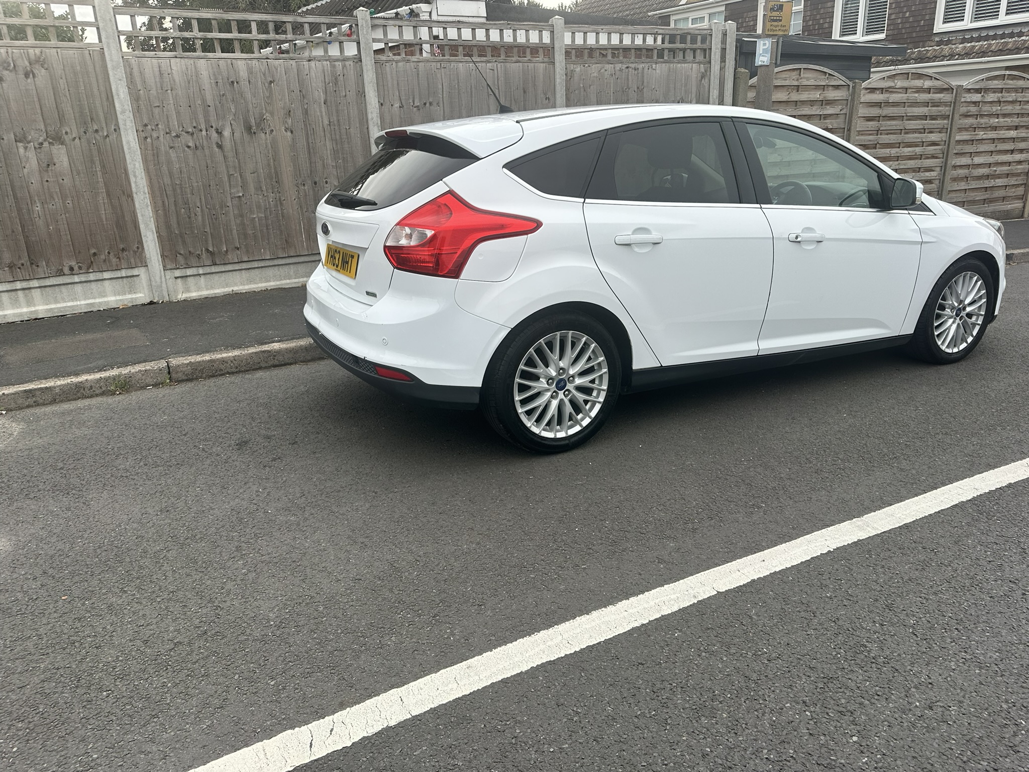 Ford Focus 2013 in a good condition, very well looked after, recently serviced oil and filter changed, 3 owners only from new. Long MOT 11/06/2027 3 month warranty for free or 6 or 12 months for a little contribution. you can remove the seat cover but it will need a valet. small crack on the windshield but doesn’t affect the driving or MOT for more information please get in touch. OsvAuto quality is our priority